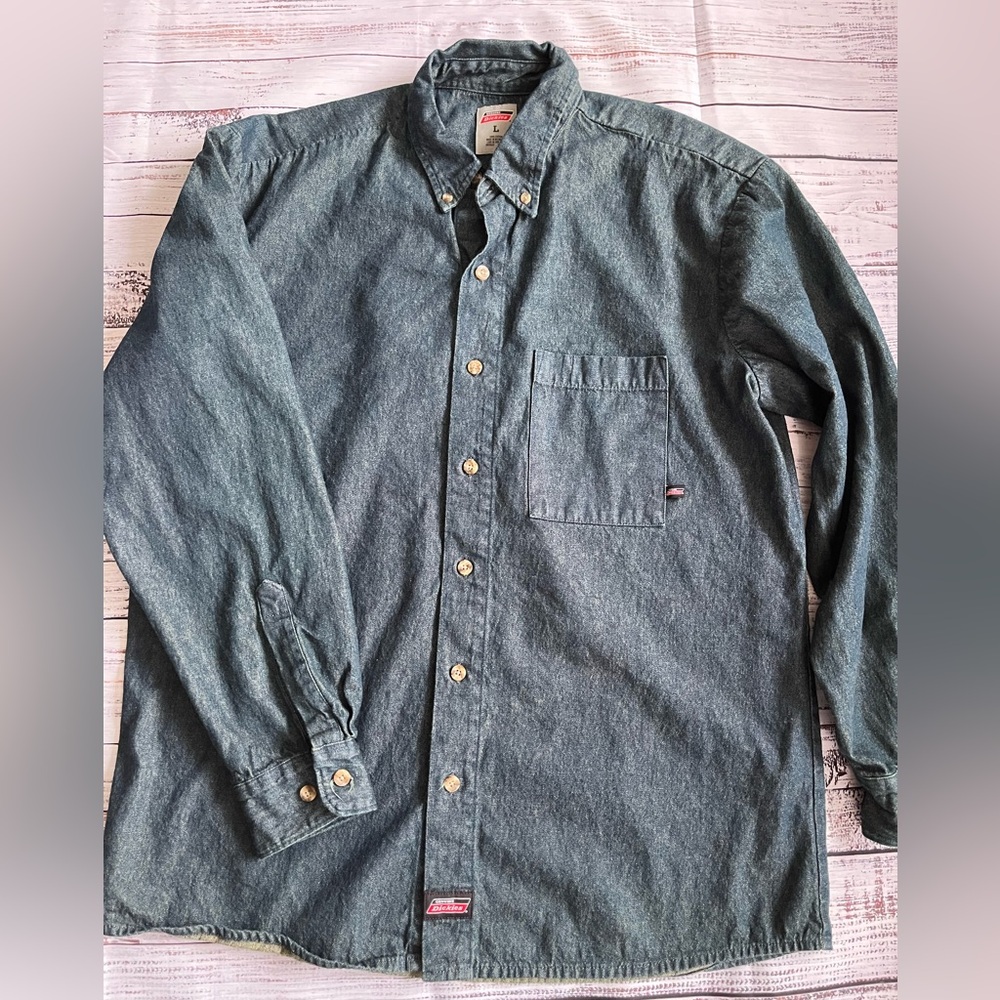 Dickies Long sleeve denim 100% cotton button down Lg
